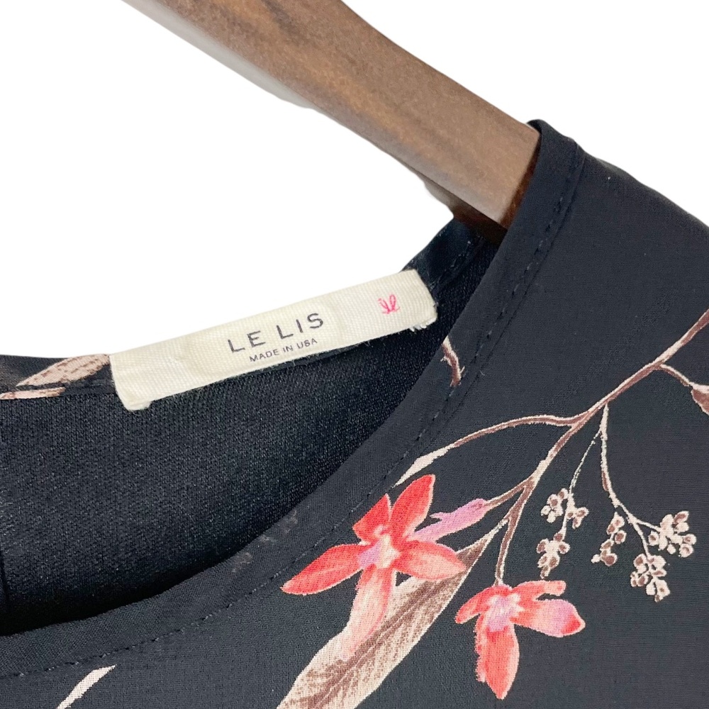 Le Lis Black Floral Tie Bell Sleeve Mini Dress Size Large - Picture 3 of 6